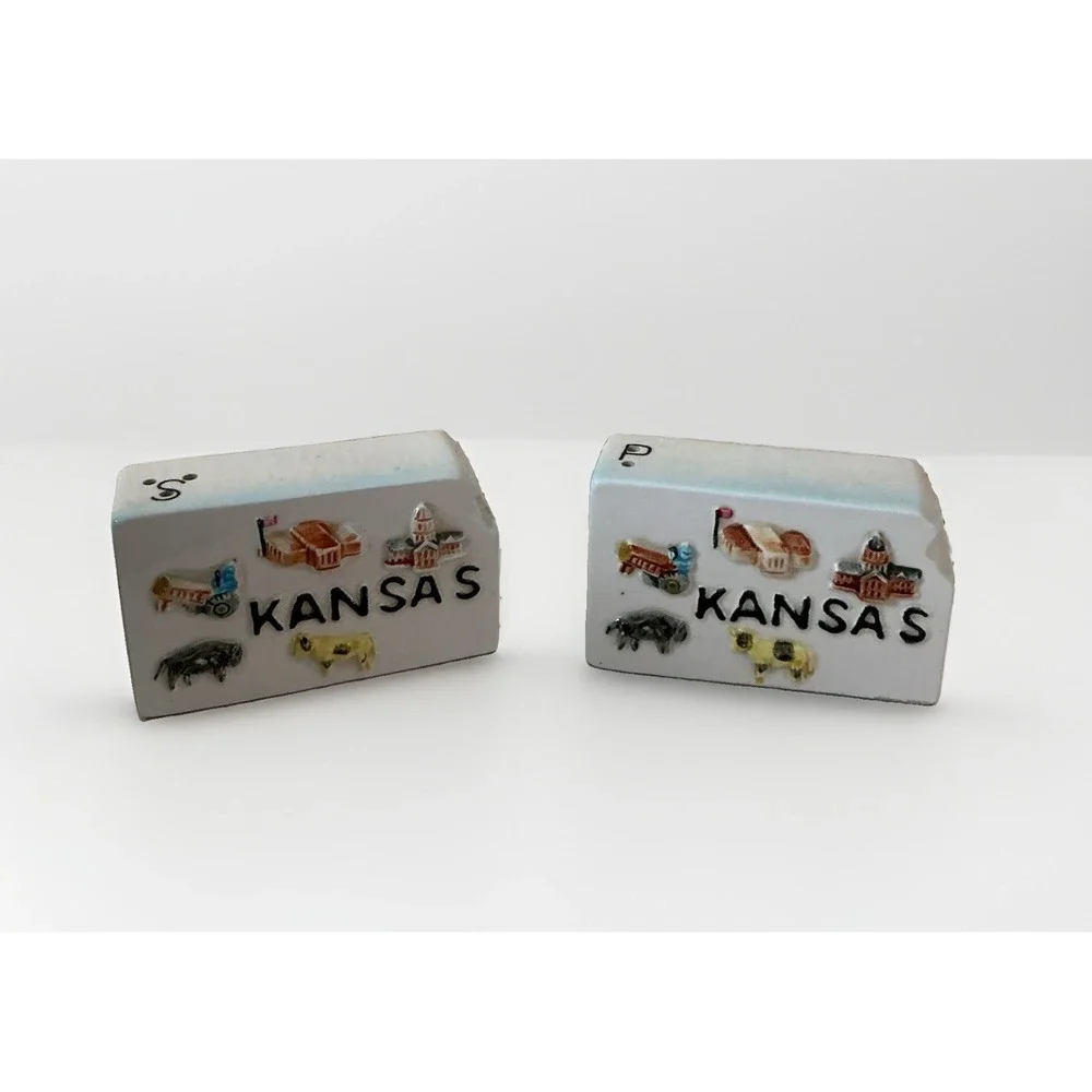 Vintage Kansas State Shaped Salt And Pepper Souvenir Set From The 1950's